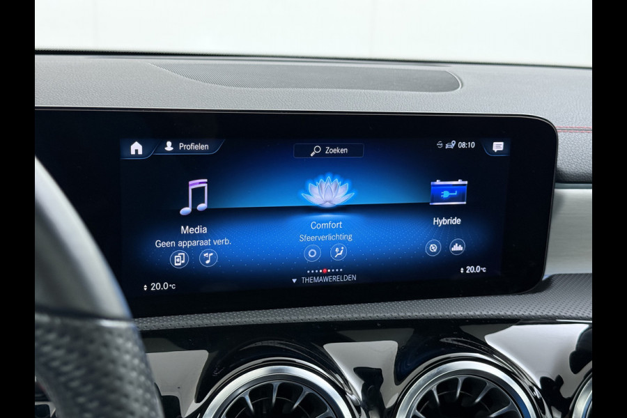 Mercedes-Benz CLA-Klasse 250e AMG // Panoramadak // Nightpakket // Sfeerverlichting // Carplay // Camera // Keyless // MultiBeam