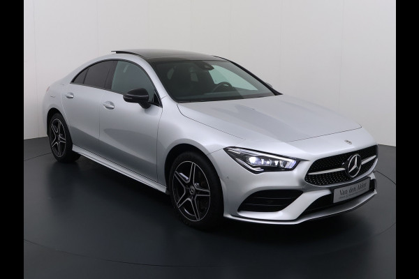 Mercedes-Benz CLA-Klasse 250e AMG // Panoramadak // Nightpakket // Sfeerverlichting // Carplay // Camera // Keyless // MultiBeam