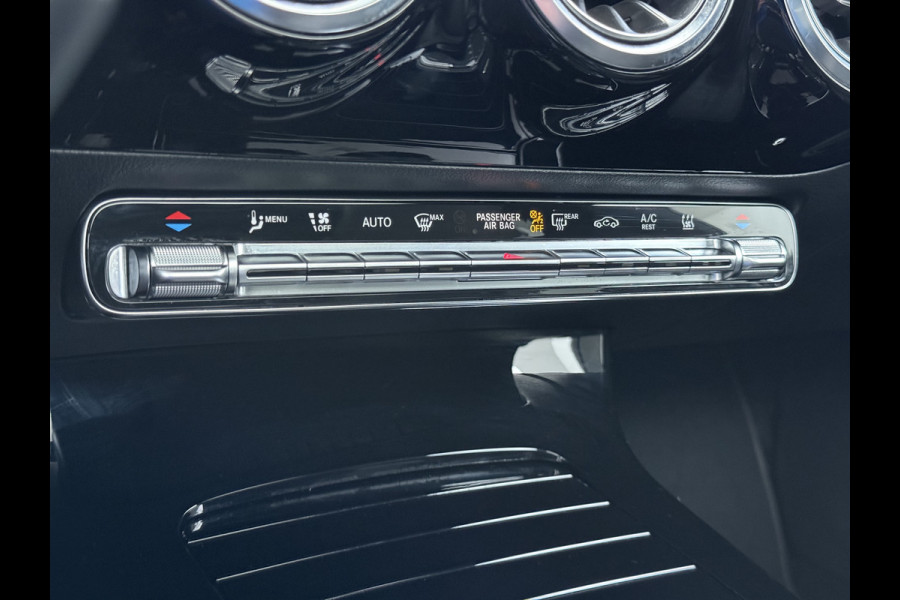 Mercedes-Benz CLA-Klasse 250e AMG // Panoramadak // Nightpakket // Sfeerverlichting // Carplay // Camera // Keyless // MultiBeam