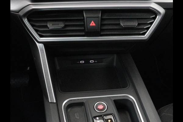 Seat Leon 1.5 eTSI FR Intens | Carplay | Adaptive cruise | Sfeerverlichting | Navigatie | Parkeerhulp | Dodehoek detectie | Full LED | Climate control | Bluetooth