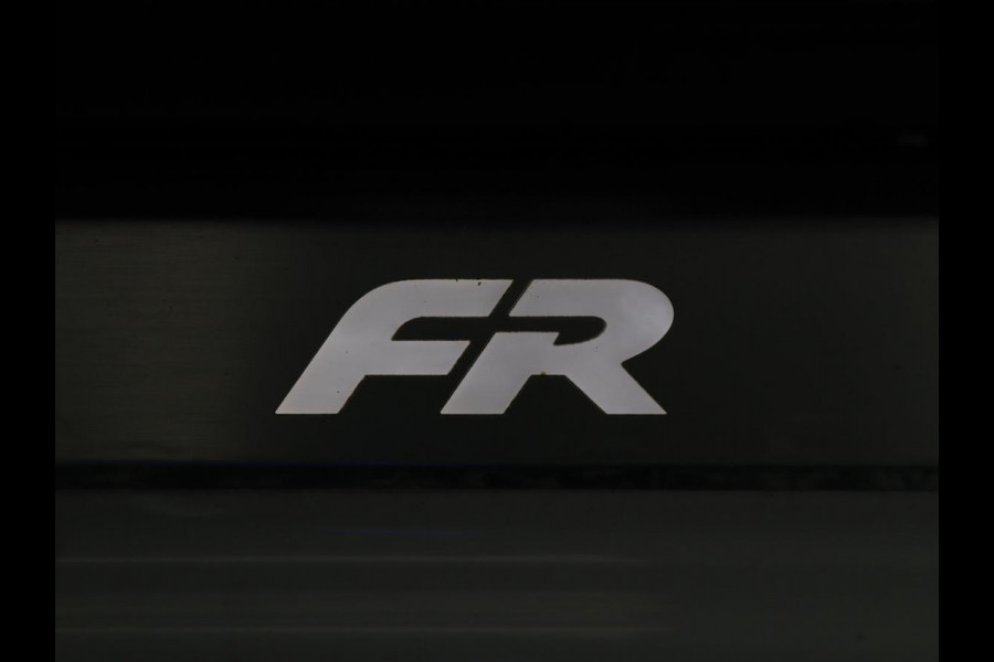 Seat Leon 1.5 eTSI FR Intens | Carplay | Adaptive cruise | Sfeerverlichting | Navigatie | Parkeerhulp | Dodehoek detectie | Full LED | Climate control | Bluetooth