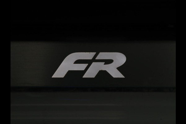 Seat Leon 1.5 eTSI FR Intens | Carplay | Adaptive cruise | Sfeerverlichting | Navigatie | Parkeerhulp | Dodehoek detectie | Full LED | Climate control | Bluetooth