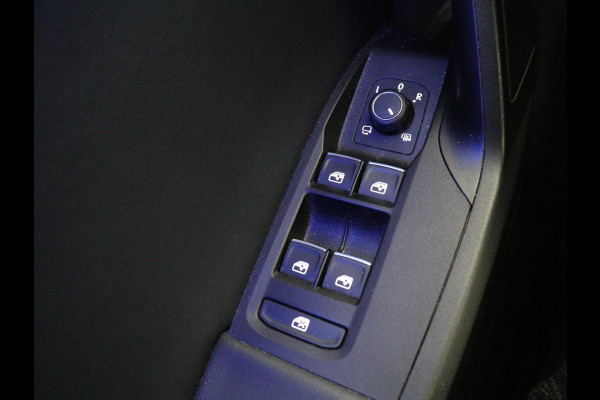 Seat Leon 1.5 eTSI FR Intens | Carplay | Adaptive cruise | Sfeerverlichting | Navigatie | Parkeerhulp | Dodehoek detectie | Full LED | Climate control | Bluetooth