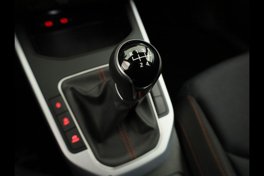 Seat Arona 1.0 TSI FR 95pk | Navigatie via App | Virtual Cockpit | Verlengde garantie | Parkeersensoren