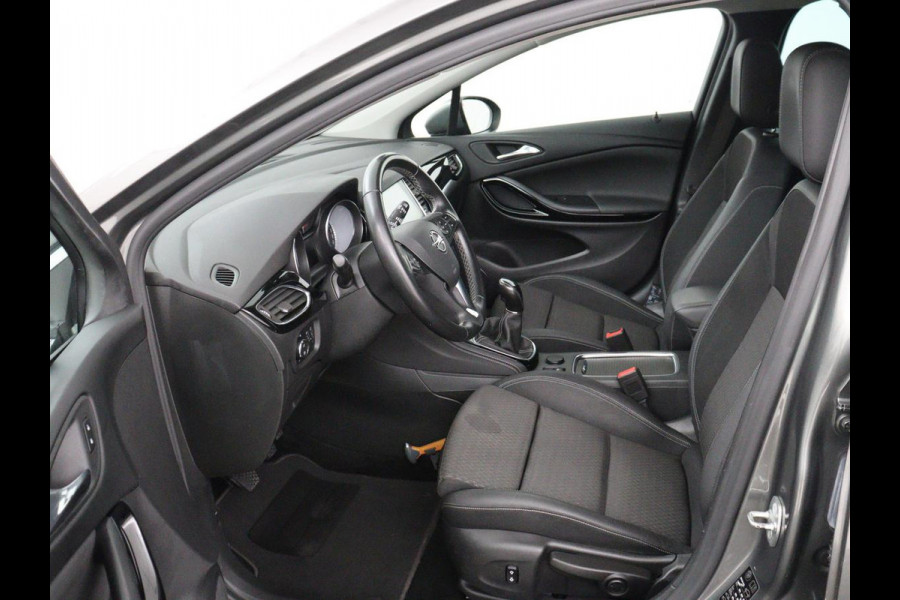 Opel Astra 1.4 Turbo Executive | 150pk | Trekhaak | Camera | Carplay | Navigatie | Keyless | Climate control | Cruise control | Dodehoek detectie | Bluetooth