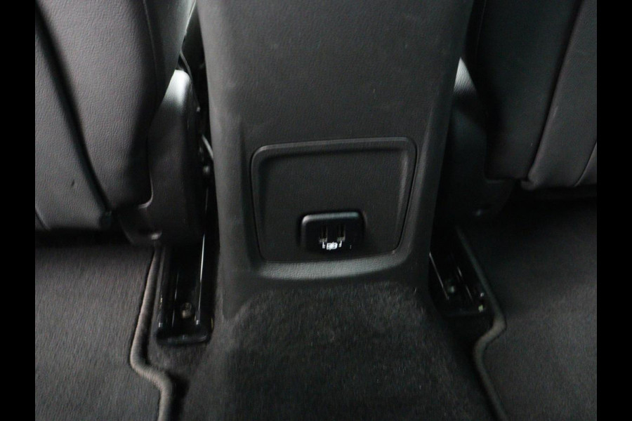 Opel Astra 1.4 Turbo Executive | 150pk | Trekhaak | Camera | Carplay | Navigatie | Keyless | Climate control | Cruise control | Dodehoek detectie | Bluetooth