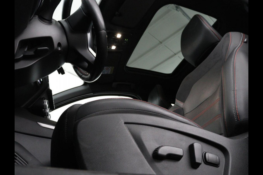 Renault Arkana 1.6 E-Tech Hybrid 145 R.S. Line | Panoramadak | Leder/Alcantara | Trekhaak | Stoelverwarming | Adaptive cruise | Camera | Carplay | Keyless | Park Assist | Full LED | Navigatie