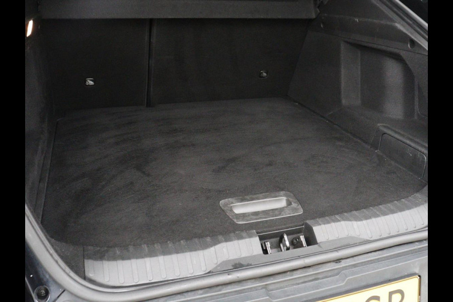 Renault Arkana 1.6 E-Tech Hybrid 145 R.S. Line | Panoramadak | Leder/Alcantara | Trekhaak | Stoelverwarming | Adaptive cruise | Camera | Carplay | Keyless | Park Assist | Full LED | Navigatie