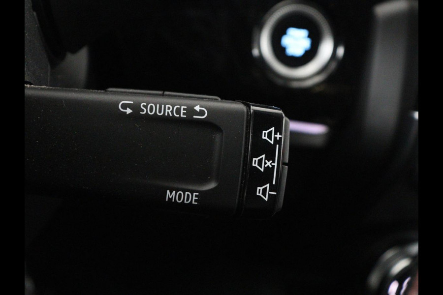 Renault Arkana 1.6 E-Tech Hybrid 145 R.S. Line | Panoramadak | Leder/Alcantara | Trekhaak | Stoelverwarming | Adaptive cruise | Camera | Carplay | Keyless | Park Assist | Full LED | Navigatie