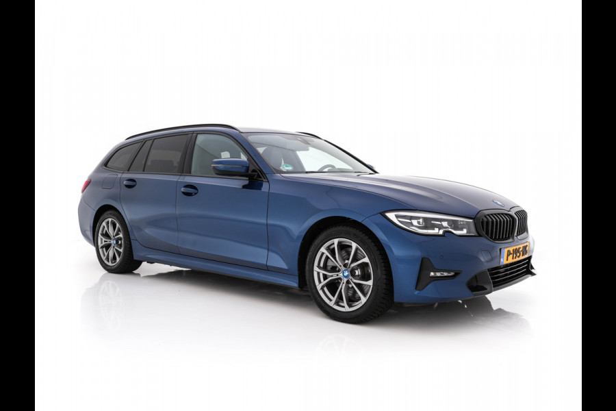 BMW 3 Serie Touring 320e Business Edition Plus [Plug-In] (INCL-BTW) Aut. *LEATHER | FULL-LED | HEATED-SPORTSEATS | DIGI-COCKPIT | HIFI-SOUND | NAVI-FULLMAP | PRIVACYGLASS | PDC | AMBIENTLIGHT | DAB | KEYLESS | TOWBAR | 17"ALU* *