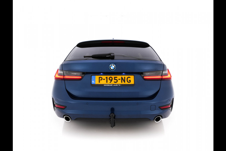 BMW 3 Serie Touring 320e Business Edition Plus [Plug-In] (INCL-BTW) Aut. *LEATHER | FULL-LED | HEATED-SPORTSEATS | DIGI-COCKPIT | HIFI-SOUND | NAVI-FULLMAP | PRIVACYGLASS | PDC | AMBIENTLIGHT | DAB | KEYLESS | TOWBAR | 17"ALU* *