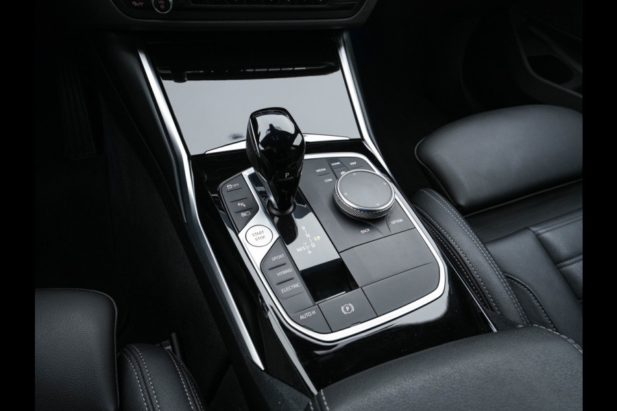 BMW 3 Serie Touring 320e Business Edition Plus [Plug-In] (INCL-BTW) Aut. *LEATHER | FULL-LED | HEATED-SPORTSEATS | DIGI-COCKPIT | HIFI-SOUND | NAVI-FULLMAP | PRIVACYGLASS | PDC | AMBIENTLIGHT | DAB | KEYLESS | TOWBAR | 17"ALU* *