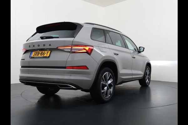 Škoda Kodiaq 1.5 TSI Sportline Business VAN €43.900,- NU VOOR SLECHTS €39.877,- Uw LENTEVOORDEEL €4.023,- |AUTOMAAT | PANORAMADAK | ADAPTIEVE CRUISECONTROL | CAMERA | ELEKTRISCHE STOEL/KOFFERRUIK | STANDKACHEL | STOELVERWARMING VOOR + ACHTER | SKODA DEALER ONDERHOUDEN | RIJKLAAR GELEVERD