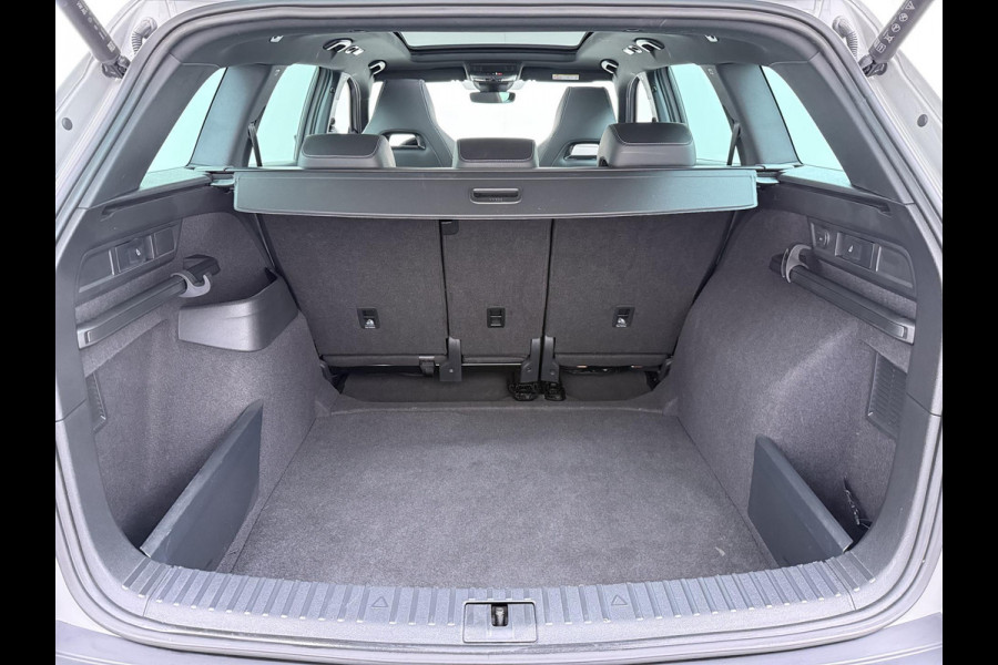 Škoda Kodiaq 1.5 TSI Sportline Business VAN €43.900,- NU VOOR SLECHTS €39.877,- Uw LENTEVOORDEEL €4.023,- |AUTOMAAT | PANORAMADAK | ADAPTIEVE CRUISECONTROL | CAMERA | ELEKTRISCHE STOEL/KOFFERRUIK | STANDKACHEL | STOELVERWARMING VOOR + ACHTER | SKODA DEALER ONDERHOUDEN | RIJKLAAR GELEVERD