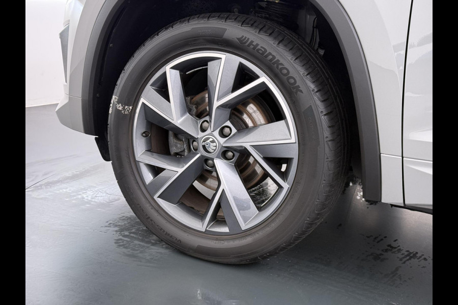 Škoda Kodiaq 1.5 TSI Sportline Business VAN €43.900,- NU VOOR SLECHTS €39.877,- Uw LENTEVOORDEEL €4.023,- |AUTOMAAT | PANORAMADAK | ADAPTIEVE CRUISECONTROL | CAMERA | ELEKTRISCHE STOEL/KOFFERRUIK | STANDKACHEL | STOELVERWARMING VOOR + ACHTER | SKODA DEALER ONDERHOUDEN | RIJKLAAR GELEVERD