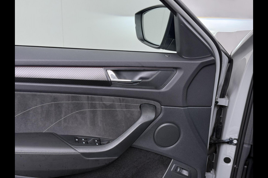 Škoda Kodiaq 1.5 TSI Sportline Business VAN €43.900,- NU VOOR SLECHTS €39.877,- Uw LENTEVOORDEEL €4.023,- |AUTOMAAT | PANORAMADAK | ADAPTIEVE CRUISECONTROL | CAMERA | ELEKTRISCHE STOEL/KOFFERRUIK | STANDKACHEL | STOELVERWARMING VOOR + ACHTER | SKODA DEALER ONDERHOUDEN | RIJKLAAR GELEVERD