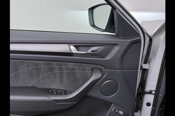 Škoda Kodiaq 1.5 TSI Sportline Business VAN €43.900,- NU VOOR SLECHTS €39.877,- Uw LENTEVOORDEEL €4.023,- |AUTOMAAT | PANORAMADAK | ADAPTIEVE CRUISECONTROL | CAMERA | ELEKTRISCHE STOEL/KOFFERRUIK | STANDKACHEL | STOELVERWARMING VOOR + ACHTER | SKODA DEALER ONDERHOUDEN | RIJKLAAR GELEVERD