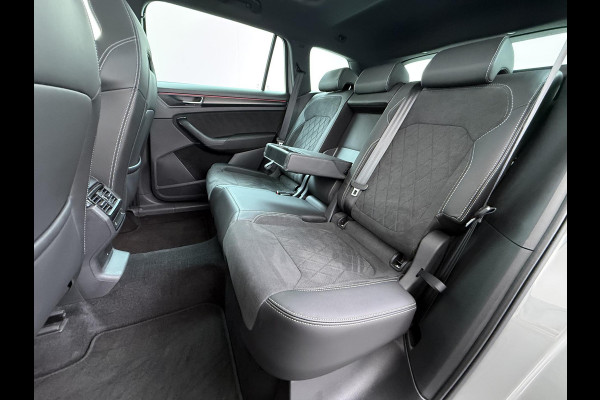 Škoda Kodiaq 1.5 TSI Sportline Business VAN €43.900,- NU VOOR SLECHTS €39.877,- Uw LENTEVOORDEEL €4.023,- |AUTOMAAT | PANORAMADAK | ADAPTIEVE CRUISECONTROL | CAMERA | ELEKTRISCHE STOEL/KOFFERRUIK | STANDKACHEL | STOELVERWARMING VOOR + ACHTER | SKODA DEALER ONDERHOUDEN | RIJKLAAR GELEVERD