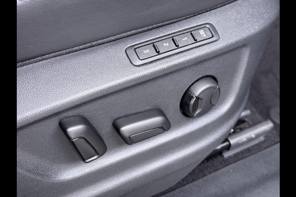 Škoda Kodiaq 1.5 TSI Sportline Business VAN €43.900,- NU VOOR SLECHTS €39.877,- Uw LENTEVOORDEEL €4.023,- |AUTOMAAT | PANORAMADAK | ADAPTIEVE CRUISECONTROL | CAMERA | ELEKTRISCHE STOEL/KOFFERRUIK | STANDKACHEL | STOELVERWARMING VOOR + ACHTER | SKODA DEALER ONDERHOUDEN | RIJKLAAR GELEVERD