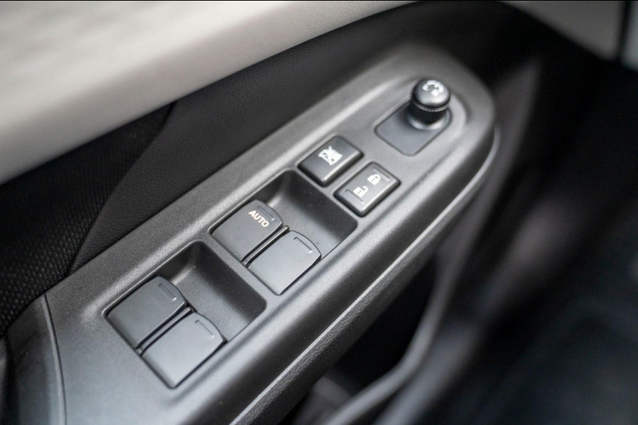 Suzuki Swift 1.2 Comfort Smart Hybrid|Prijs rijklaar incl. 12 mnd garantie| LMV DAB Carplay/Android auto Camera Stoelverwarming