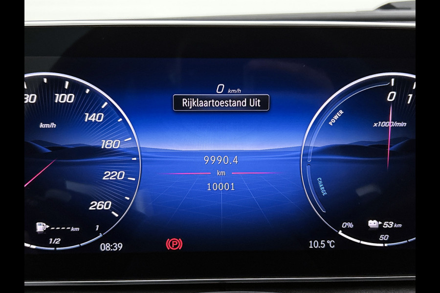 Mercedes-Benz CLE Coupé 300 e AMG Plug-In Hybride AMG | Night Pakket | Panorama Schuif-Kanteldak | Digital Licht | Burmester® | Stuur en Stoelverwarming. Inclusief 24 maanden MB Certified garantie voor Europa.