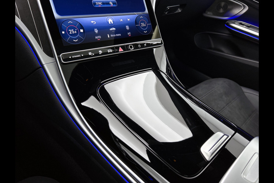Mercedes-Benz CLE Coupé 300 e AMG Plug-In Hybride AMG | Night Pakket | Panorama Schuif-Kanteldak | Digital Licht | Burmester® | Stuur en Stoelverwarming. Inclusief 24 maanden MB Certified garantie voor Europa.