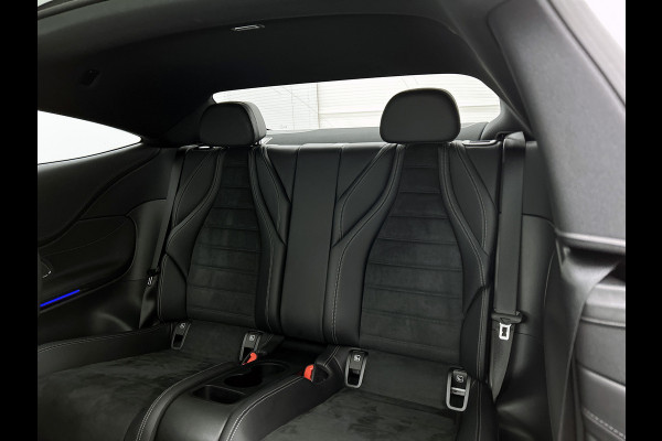 Mercedes-Benz CLE Coupé 300 e AMG Plug-In Hybride AMG | Night Pakket | Panorama Schuif-Kanteldak | Digital Licht | Burmester® | Stuur en Stoelverwarming. Inclusief 24 maanden MB Certified garantie voor Europa.