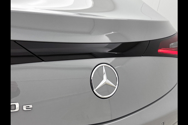 Mercedes-Benz CLE Coupé 300 e AMG Plug-In Hybride AMG | Night Pakket | Panorama Schuif-Kanteldak | Digital Licht | Burmester® | Stuur en Stoelverwarming. Inclusief 24 maanden MB Certified garantie voor Europa.