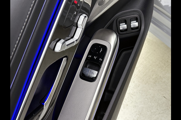 Mercedes-Benz CLE Coupé 300 e AMG Plug-In Hybride AMG | Night Pakket | Panorama Schuif-Kanteldak | Digital Licht | Burmester® | Stuur en Stoelverwarming. Inclusief 24 maanden MB Certified garantie voor Europa.