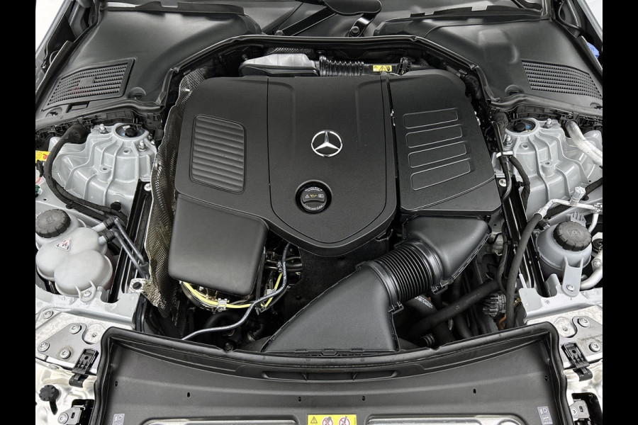 Mercedes-Benz CLE Coupé 300 e AMG Plug-In Hybride AMG | Night Pakket | Panorama Schuif-Kanteldak | Digital Licht | Burmester® | Stuur en Stoelverwarming. Inclusief 24 maanden MB Certified garantie voor Europa.