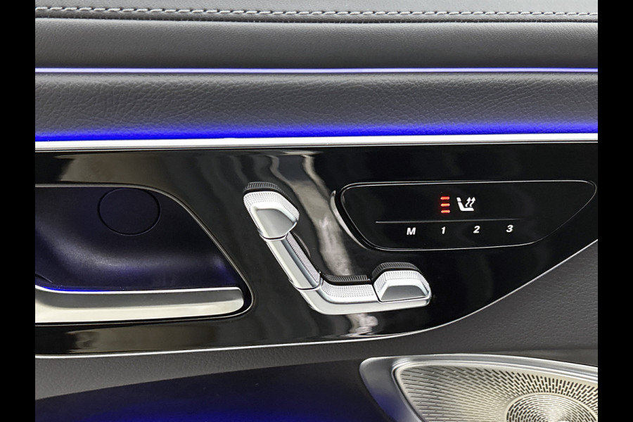 Mercedes-Benz CLE Coupé 300 e AMG Plug-In Hybride AMG | Night Pakket | Panorama Schuif-Kanteldak | Digital Licht | Burmester® | Stuur en Stoelverwarming. Inclusief 24 maanden MB Certified garantie voor Europa.