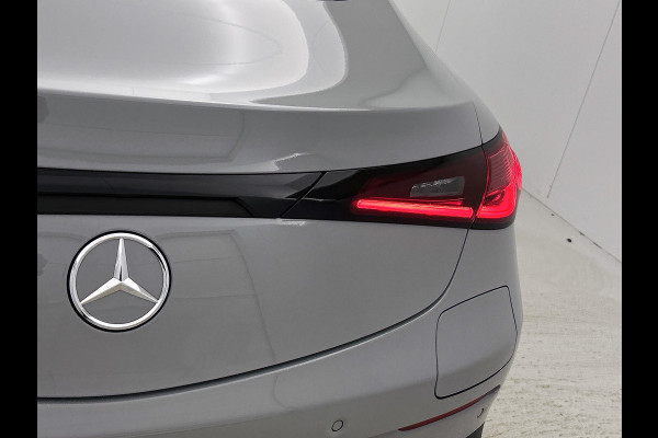 Mercedes-Benz CLE Coupé 300 e AMG Plug-In Hybride AMG | Night Pakket | Panorama Schuif-Kanteldak | Digital Licht | Burmester® | Stuur en Stoelverwarming. Inclusief 24 maanden MB Certified garantie voor Europa.