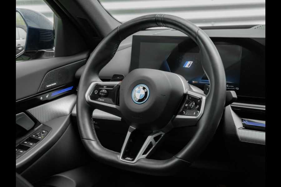 BMW 5 Serie 530e M-Sport Pro - Pano - ACC - Harman Kardon - Head-up - Iconic Glow Exterieur