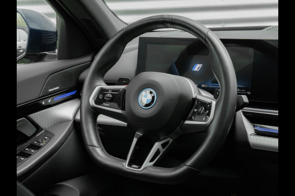 BMW 5 Serie 530e M-Sport Pro - Pano - ACC - Harman Kardon - Head-up - Iconic Glow Exterieur