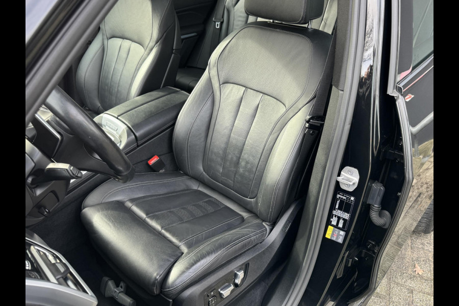 BMW X5 xDrive45e High Executive M Sport Pakket Automaat / Panoramadak / Active Steering / Trekhaak / Head-Up Display / Comfortstoelen / Laserlight / Driving Assistant Professional / 21 Inch / Luchtvering / Hifi / Craftedclarity / Shadow Line / M Sportremsysteem