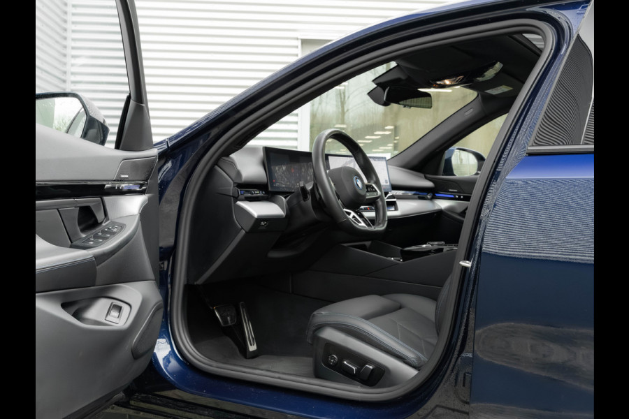 BMW 5 Serie 530e M-Sport Pro - Pano - ACC - Harman Kardon - Head-up - Iconic Glow Exterieur