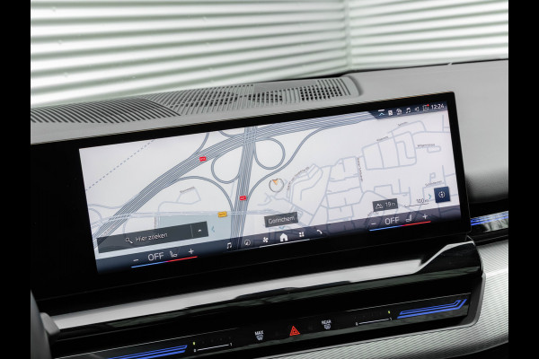 BMW 5 Serie 530e M-Sport Pro - Pano - ACC - Harman Kardon - Head-up - Iconic Glow Exterieur