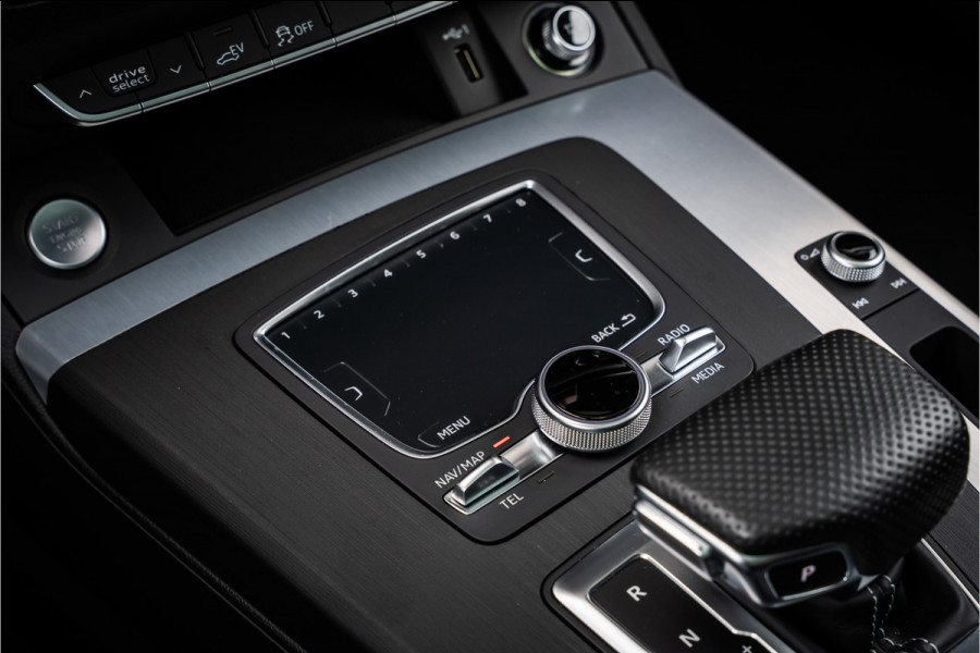 Audi Q5 55 TFSI e quattro Competition - Panorama | Luchtvering | B/O | Trekhaak