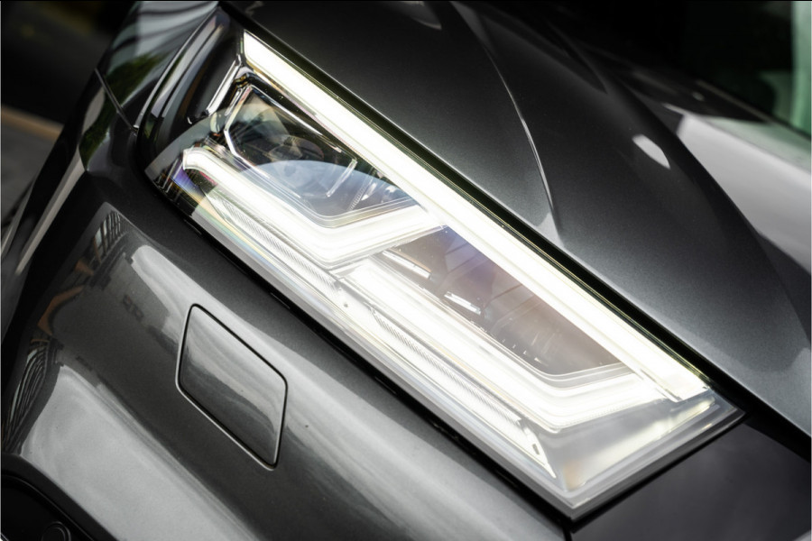 Audi Q5 55 TFSI e quattro Competition - Panorama | Luchtvering | B/O | Trekhaak