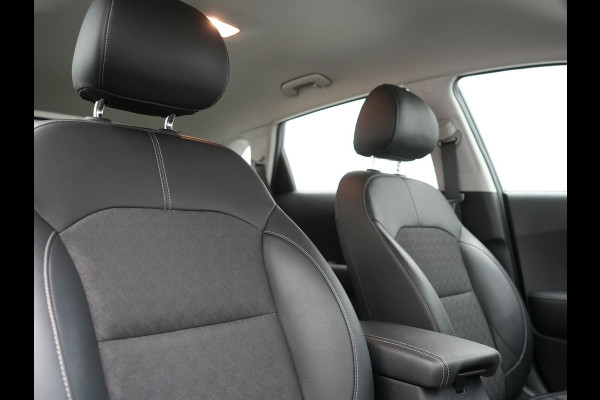 Kia Niro 1.6 GDi DynamicLine Plug In Hybrid 141pk Dealer O.H PHEV | Trekhaak Afn. |  Adaptive Cruise | Camera | Stuur & Stoelverwarming | Apple Carplay | Laneassist | DAB |