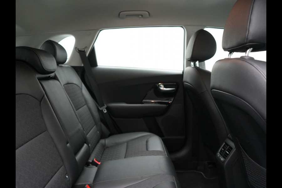 Kia Niro 1.6 GDi DynamicLine Plug In Hybrid 141pk Dealer O.H PHEV | Trekhaak Afn. |  Adaptive Cruise | Camera | Stuur & Stoelverwarming | Apple Carplay | Laneassist | DAB |