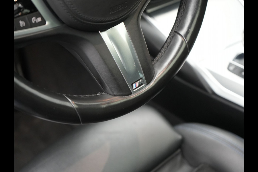 BMW 3 Serie 318i M Sport Shadow 156pk Dealer O.H | Panodak | Alcantara Sportstoelen Verwarmd | Camera & Parkassist | Keyless | Hifi Audio | Apple Carplay | 18"L.M | Sfeerverlichting |