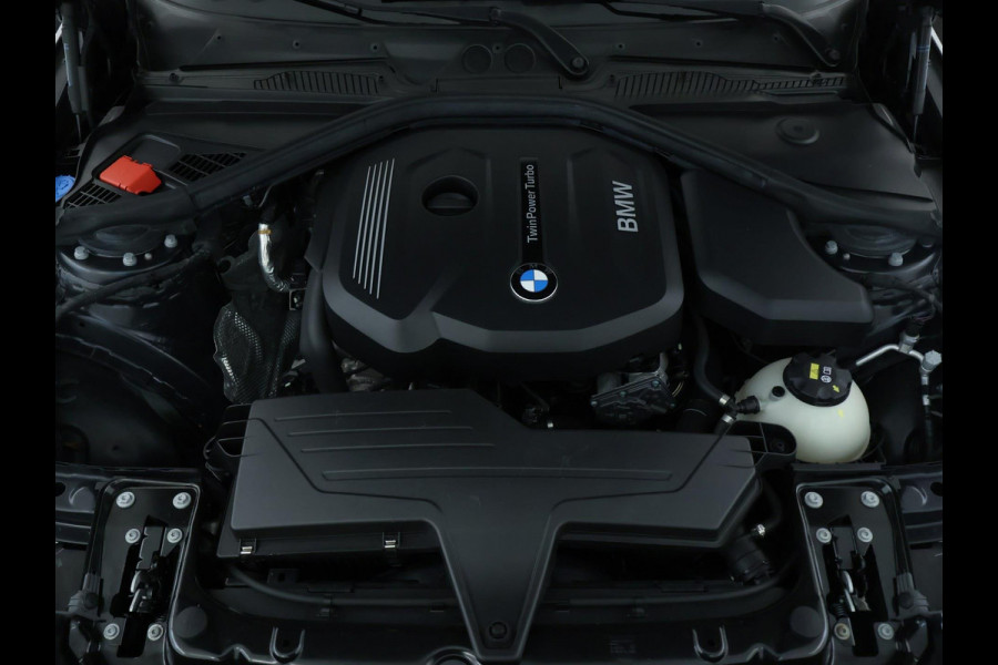 BMW 1-serie 116i High Executive Sport| M-pakket | Leer | 6 bak