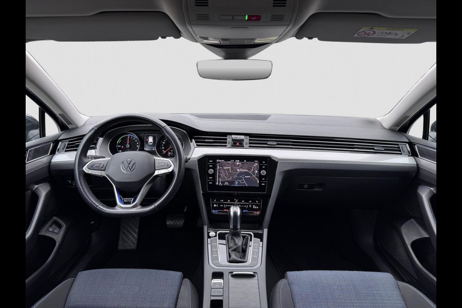 Volkswagen Passat Variant 1.4 TSI PHEV GTE | Trekhaak | Matrix LED | 360 cam | Massage | ACC | Stoelvw v+a | Head Up | Dodehoek