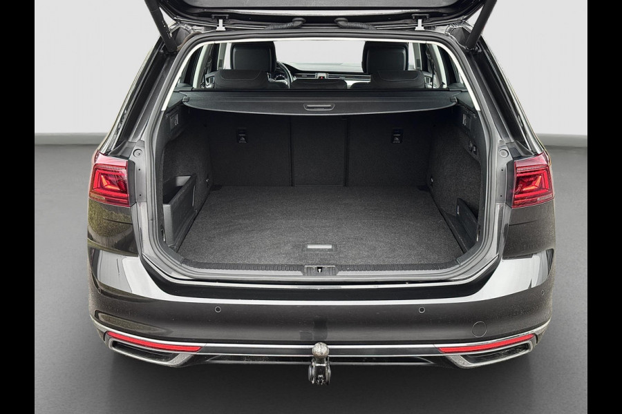 Volkswagen Passat Variant 1.4 TSI PHEV GTE | Trekhaak | Matrix LED | 360 cam | Massage | ACC | Stoelvw v+a | Head Up | Dodehoek