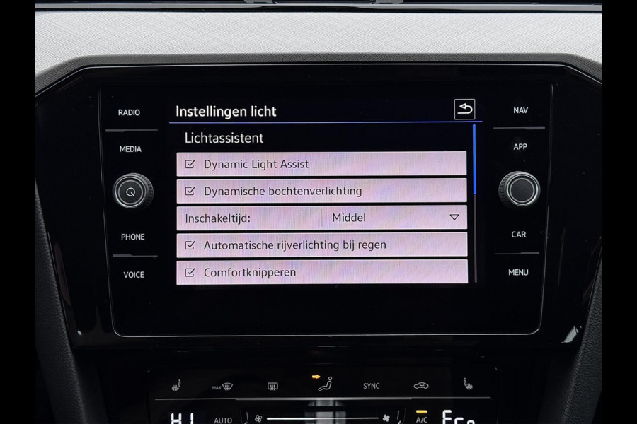 Volkswagen Passat Variant 1.4 TSI PHEV GTE | Trekhaak | Matrix LED | 360 cam | Massage | ACC | Stoelvw v+a | Head Up | Dodehoek