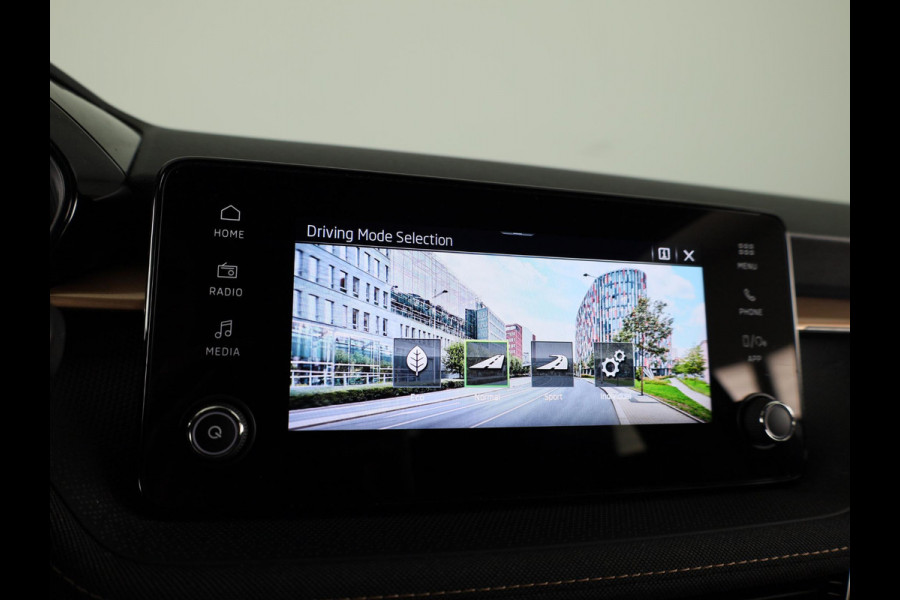 Škoda Fabia 1.0 TSI Business Edition 95pk | Parkeercamera | Verwarmbare voorstoelen | Navigatie via App | Verlengde garantie