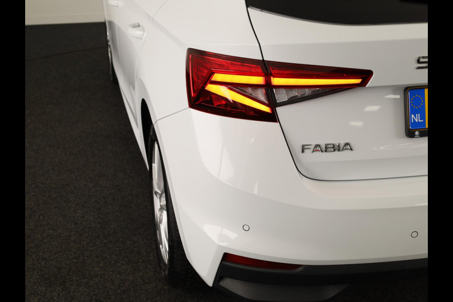 Škoda Fabia 1.0 TSI Business Edition 95pk | Parkeercamera | Verwarmbare voorstoelen | Navigatie via App | Verlengde garantie