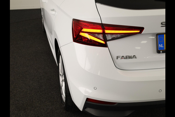 Škoda Fabia 1.0 TSI Business Edition 95pk | Parkeercamera | Verwarmbare voorstoelen | Navigatie via App | Verlengde garantie