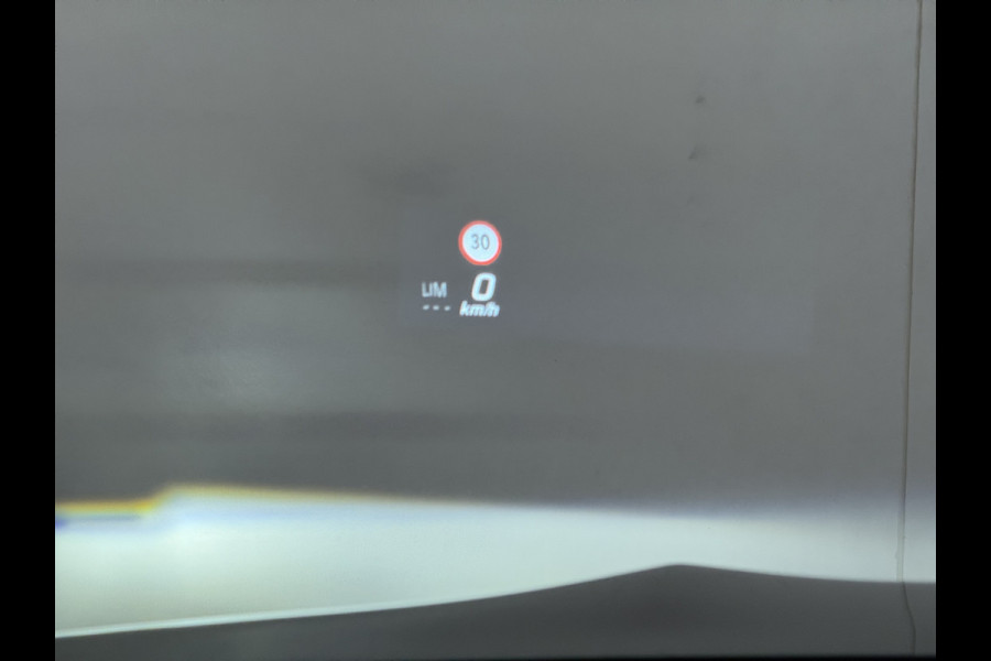 Mercedes-Benz GLA 250 e AMG line | Pano Trekhaak HUD Memory Multibeam Sound